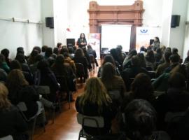 Más de cien asistentes participaron en la actividad en los salones de la Municipalidad de Pudahuel.