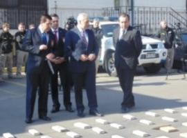El Fiscal Regional Raúl Guzmán, supervisando los resultados del procedimiento.