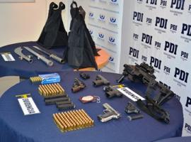 La investigación permitió incautar droga y varias armas de fuego.