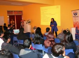 La Fiscal Regional Javiera López realizó una charla alumnos del Liceo B-4 de Arica.