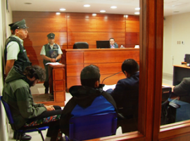Los extranjeros fueron fiscalizados por funcionarios del Servicio Nacional de Aduanas en el Complejo Chacalluta.