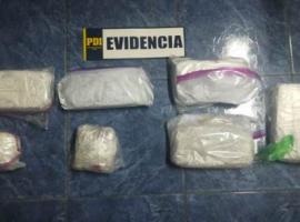 Estos eran los paquetes que los imputados llevaban adosados a su cuerpo e intentaban trasladar a Santiago por un vuelo comercial.