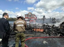 Fiscal Jefe de Castro, Enrique Canales, coordinó en terreno labor investigativa por incendio en Municipalidad de Dalcahue.