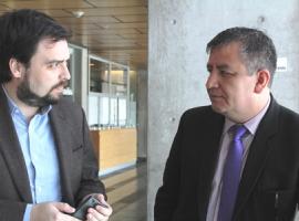 El Fiscal José Solis y el abogado asistente Felipe Cumplido momentos antes de iniciar la audiencia.