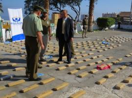 Fiscal Regional, Cristian Aguilar, inspecciona decomiso junto a autoridades policiales