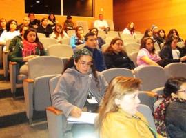 La charla se efectuó en el hospital El Carmen de Maipú.
