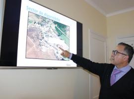 El fiscal de focos, Andrés Gálvez, señala los lugares donde ocurrían los robos.
