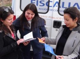 La fiscal Marcela Elchiver atendió consultas en la Fiscalía Móvil.