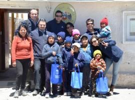 Los funcionarios de la Fiscalía además se reunieron con los 9 alumnos de la escuela básica de Caquena.
