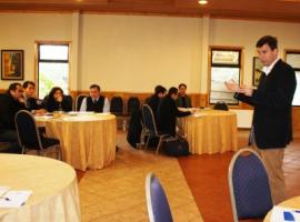 El académico Mauricio Duce en el curso dictado para fiscales y abogados asistentes de la Región de Los Lagos.