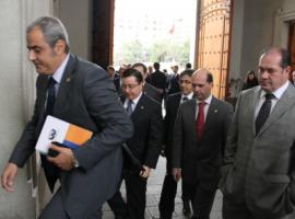 El Fiscal Nacional y los Fiscales Regionales en su llegada a La Moneda