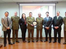 Una de las instituciones distinguidas fue la XI Zona de Carabineros Aysén y el Servicio Médico Legal.