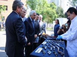 El fiscal Raúl Guzmán, junto al jefe de SACFI, Patricio Rosas, el ministro del Interior, Andrés Chadwick y el director de la PDI, Héctor Espinosa.