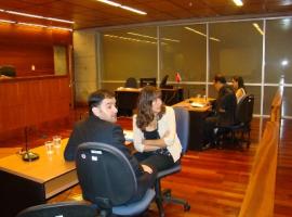 Los fiscales de este caso, Alika Sukni y Luis Isla.
