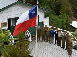 La visita se efectuó en el marco del simulacro de terremoto y tsunami efectuado el martes en el litoral de Aysén. 