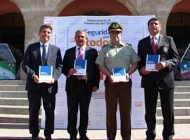 Las policías recibieron el manual de primeras diligencias