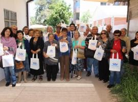 Los adultos mayores asistentes tuvieron una muy activa participación en esta actividad.  
