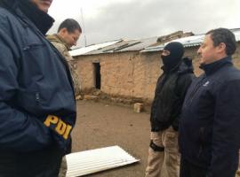 El Fiscal Mario Carrera Guerrero continúa en la zona dirigiendo diversas diligencias de investigación.