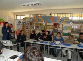 La fiscal María Soledad Salas aclaró dudas a profesores, estudiantes y vecinos.