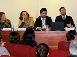 A la derecha, el fiscal Leonardo Tapia durante su exposición.