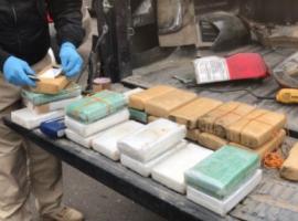 El fiscal de La Serena, Claudio Venegas, explicó que la droga venía entre medio de la hojalatería y chasis del vehículo Toyota, modelo Tundra.