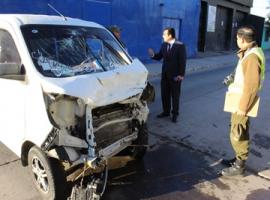 El imputado guiaba este furgón al momento de no respetar la señal de tránsito en el centro de Copiapó. 