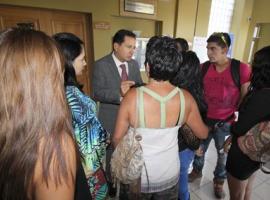 En cada etapa de este juicio el fiscal González estuvo en contacto con familiares de la víctima.