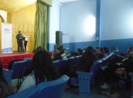 El fiscal Jorge Hernández entregó amplia información a los alumnos participantes de la actividad.