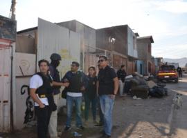 En el procedimiento de marzo del año pasado se incautaron armas, municiones, droga y dinero en efectivo.