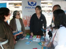 Varios transeúntes hicieron consultas para conocer el trabajo de la Fiscalía.