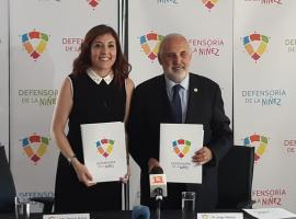 Fiscal Nacional, Jorge Abbott, junto a la Defensora de la Niñez, Patricia Muñoz