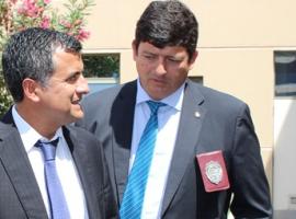 El fiscal Carlos Vidal (a la izquierda) y la PDI desarrollan la investigación.