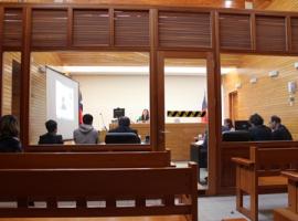 La formalización contó con el servicio de una intérprete en el idioma de los imputados.