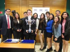 El Fiscal Regional Cristian Paredes entregó la copa a los ganadores
