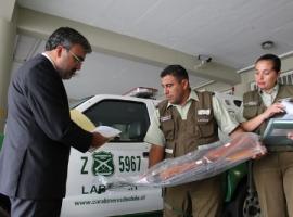 El fiscal Carlos Jiménez asumió en Los Vilos. En la foto junto a personal de Carabineros.