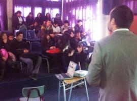 Fiscal Manuel Zará se reunió con estudiantes