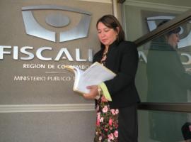 Abogada jefa de la Unidad de Asesoría Jurídica, Elizabeth Guajardo.