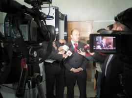 El fiscal Jorge Calderara atendió a los medio a la salida de la audiencia.