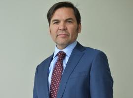 El fiscal Gómez ingresó a la Fiscalía de Chile al inicio de la Reforma Procesal Penal en el año 2003.