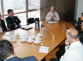 El Fiscal Regional Pérez Calaf escuchó los planteamientos de los querellantes.