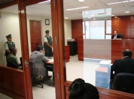 La Fiscalía formalizó al extranjero por tráfico de migrantes quedando en prisión preventiva.