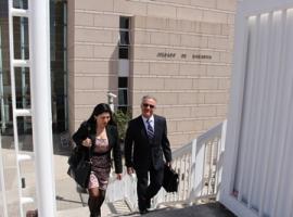 El Fiscal Marcial Pérez y la querellante Marcia Gallardo, una vez concluida la audiencia.