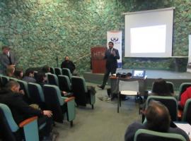 La jornada contó con una activa participación de los asistentes, quienes pudieron aclarar sus dudas sobre el tema. 