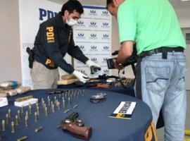 La investigación permitió incautar droga y armas de fuego.