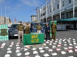 Entre las especies incautadas había dos armas 9 mm y dos de calibre 45, capaces de traspasar los chalecos antibalas.