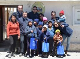 Los funcionarios de la Fiscalía además se reunieron con los 9 alumnos de la escuela básica de Caquena.