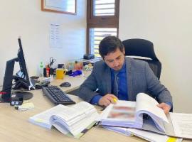 La audiencia en que se comunicaron estos hechos fue asumida por el fiscal Marco Arenas.