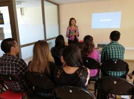 Jefa de URAVIT Región de Antofagasta, Ivonne Alfarez, durante la capacitación.