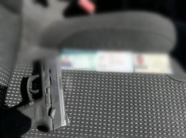 Gendarme y mujer detenida pasarán a control por tráfico de drogas y cohecho.
