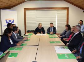 La actividad fue encabezada por el Fiscal Regional de Los Ríos, Juan Agustín Meléndez, y el director regional de Conaf, Oscar Droguett.